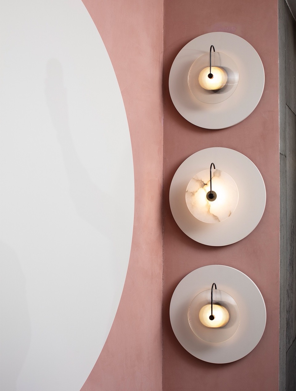 ADA APERTURE SCONCE 10 par Allied Maker