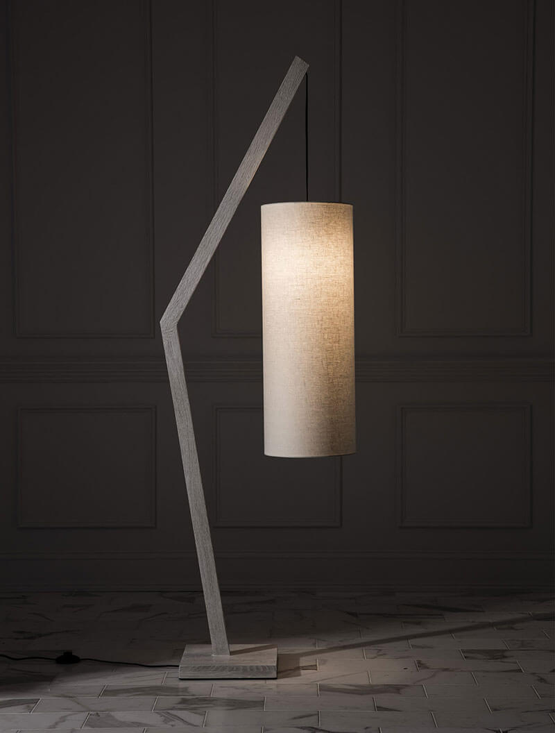 ANGULAR FLOOR LAMP par Allied Maker