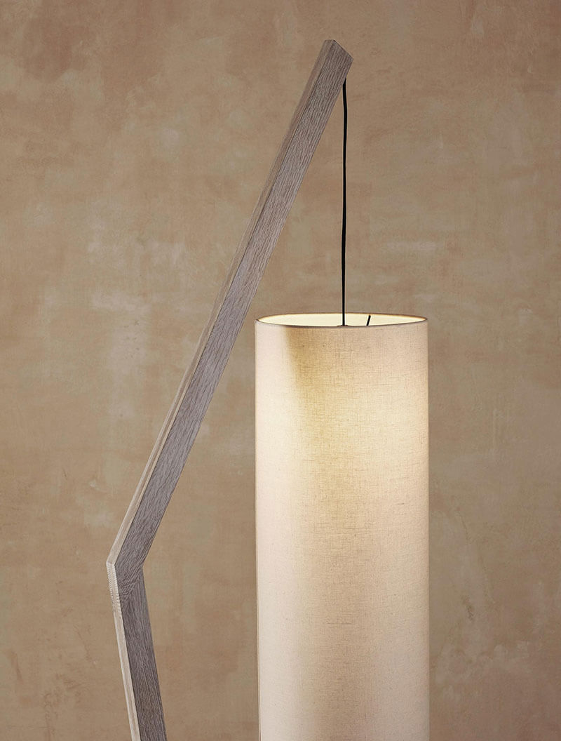 ANGULAR FLOOR LAMP par Allied Maker