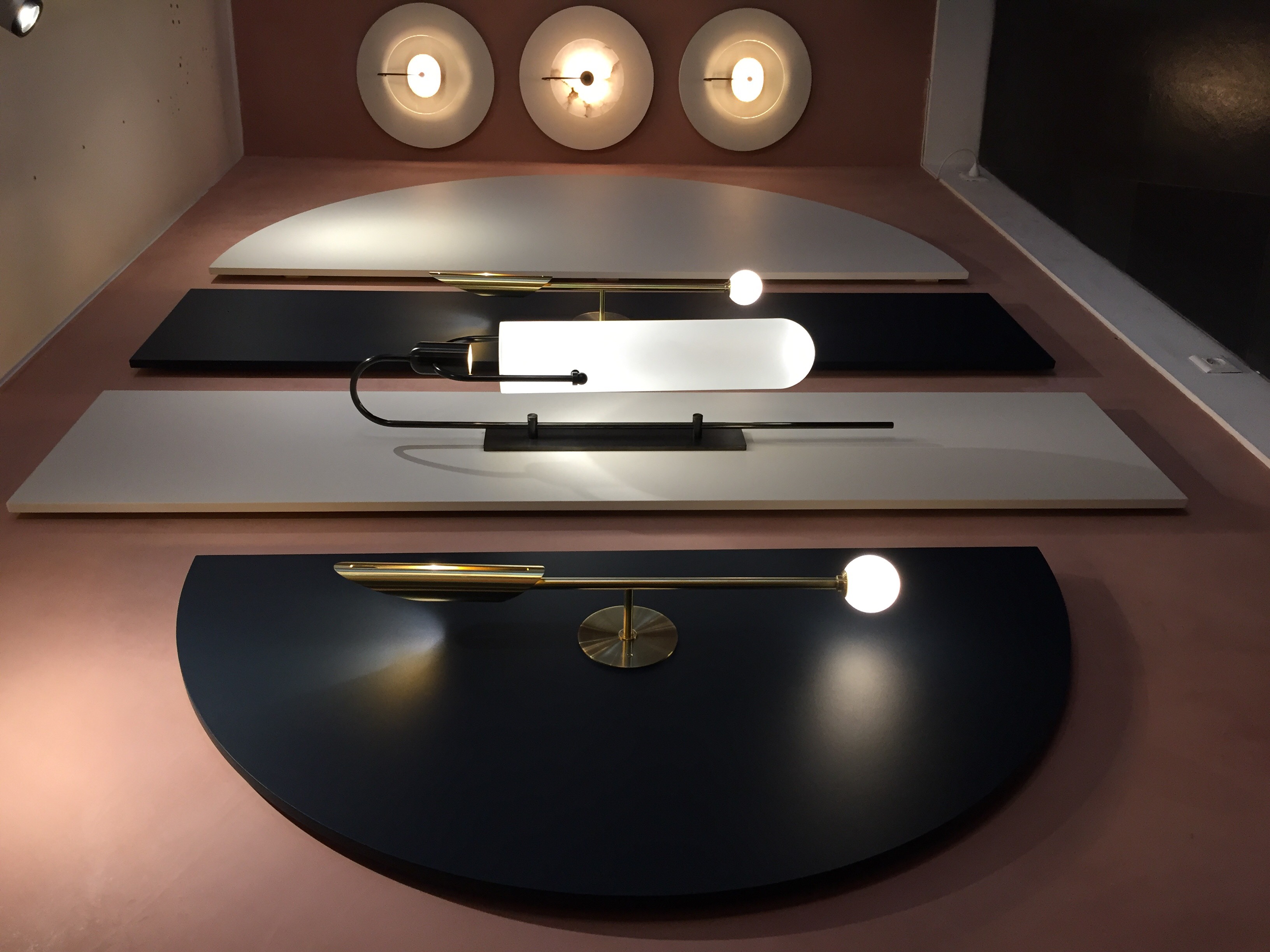 ARC WELL SCONCE 22 par Allied Maker