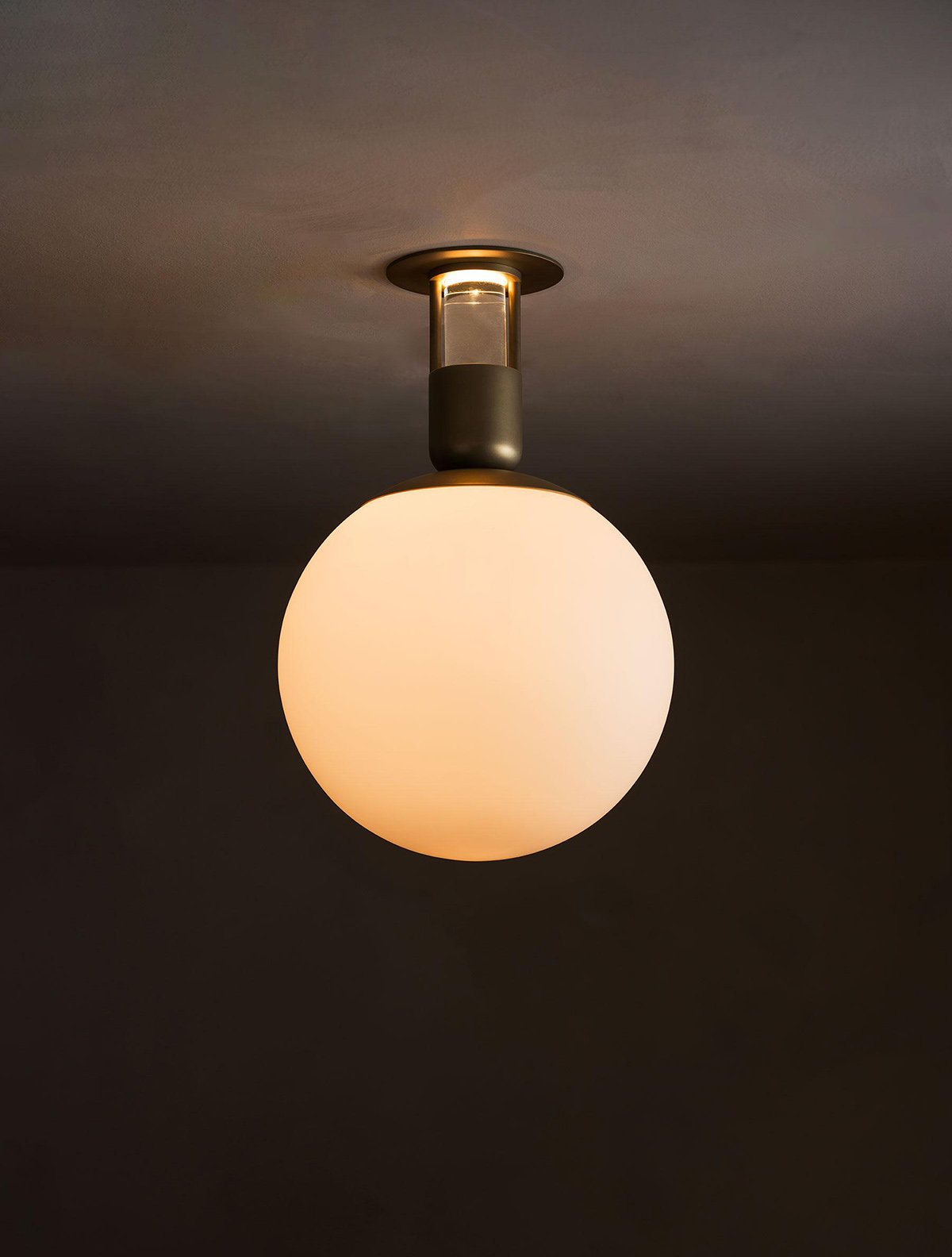 ARIA 12 FLUSH GLOBE par Allied Maker