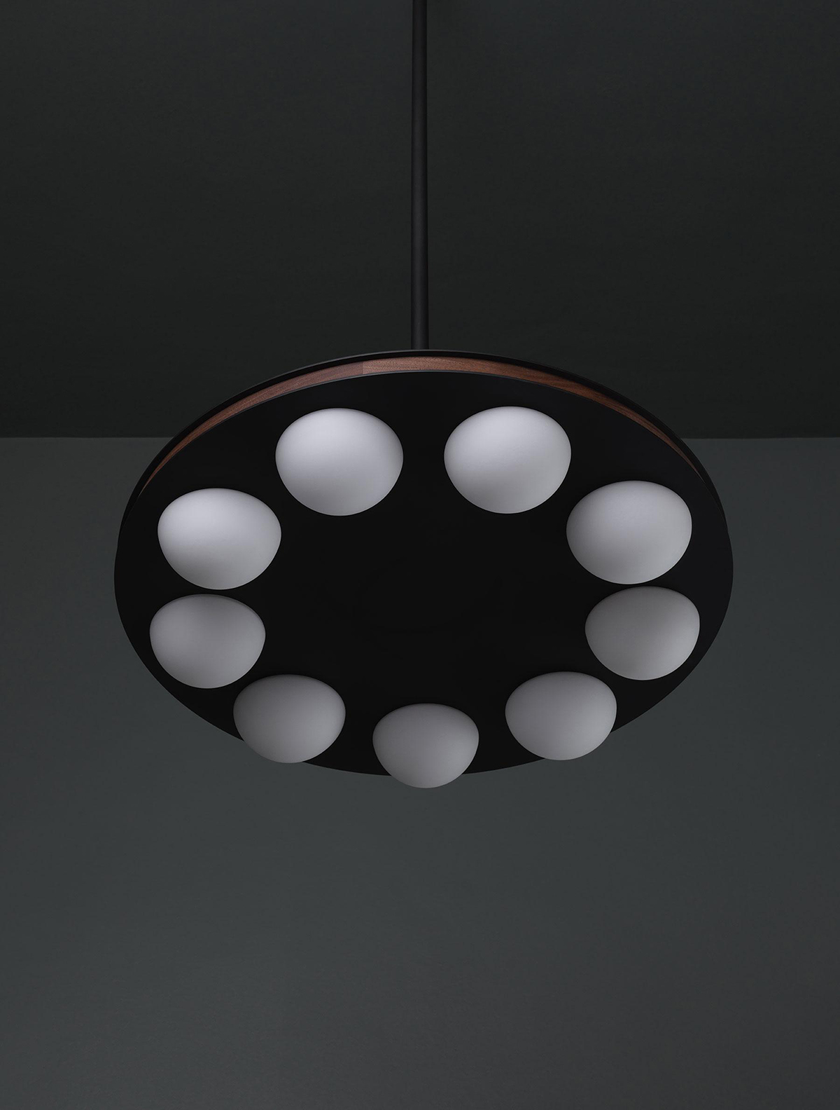 ARRAY 9 CHANDELIER par Allied Maker