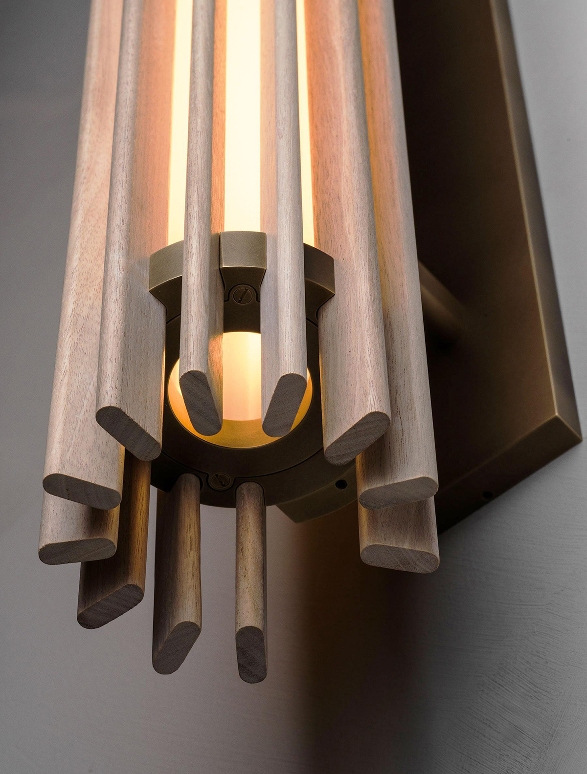 BEACON 30 SCONCE par Allied Maker