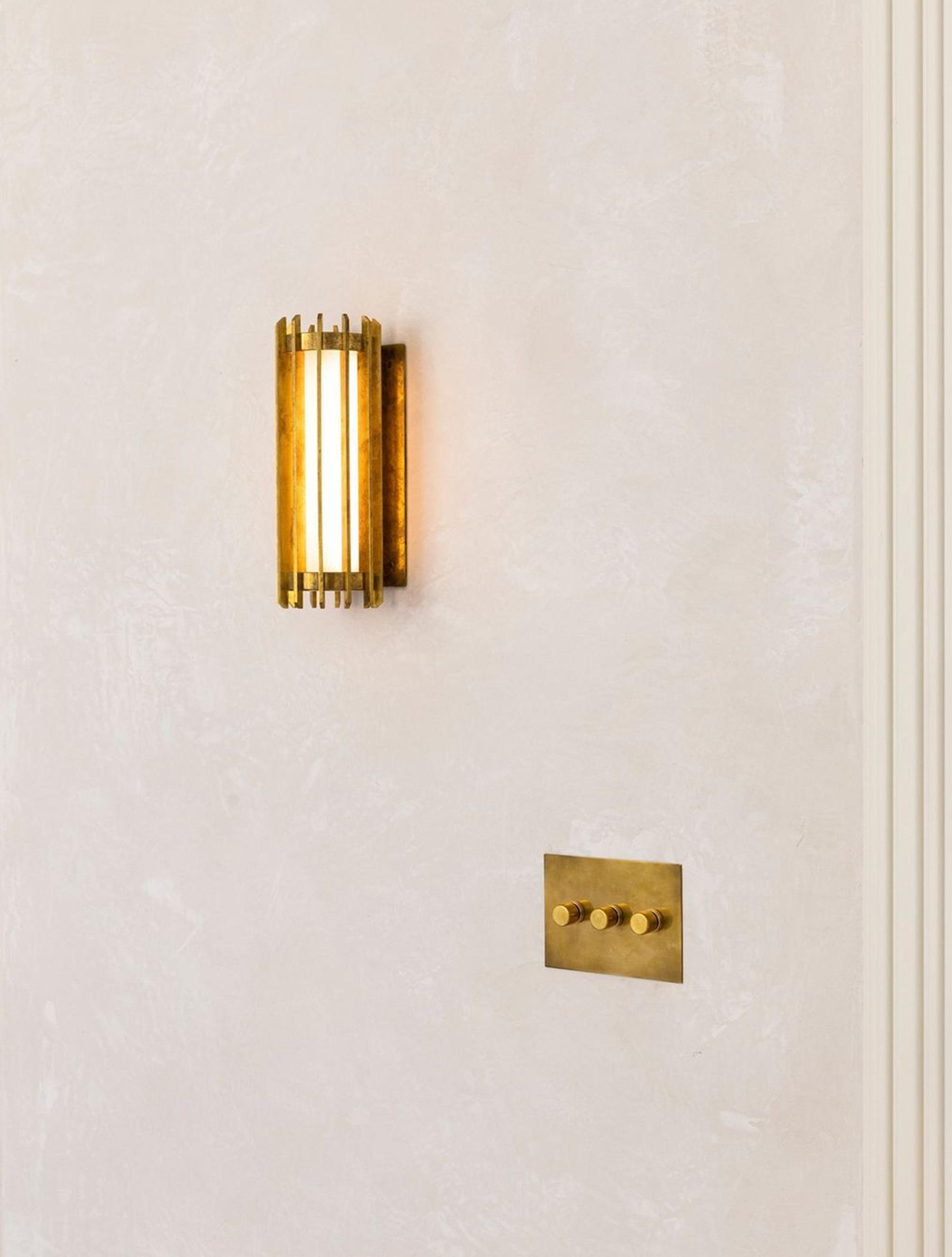 CATHEDRAL SCONCE 12 par Allied Maker