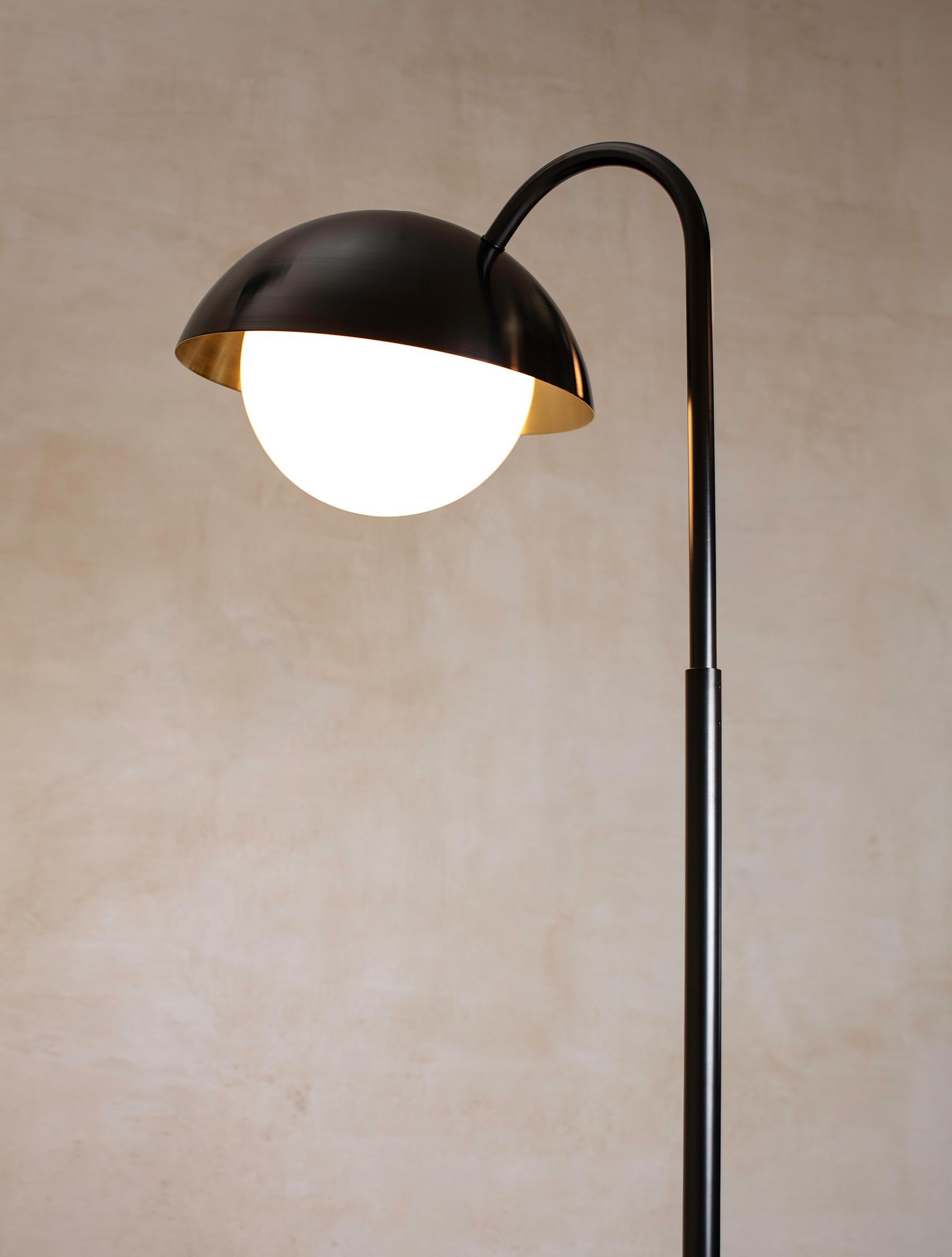 DOME FLOOR LAMP par Allied Maker