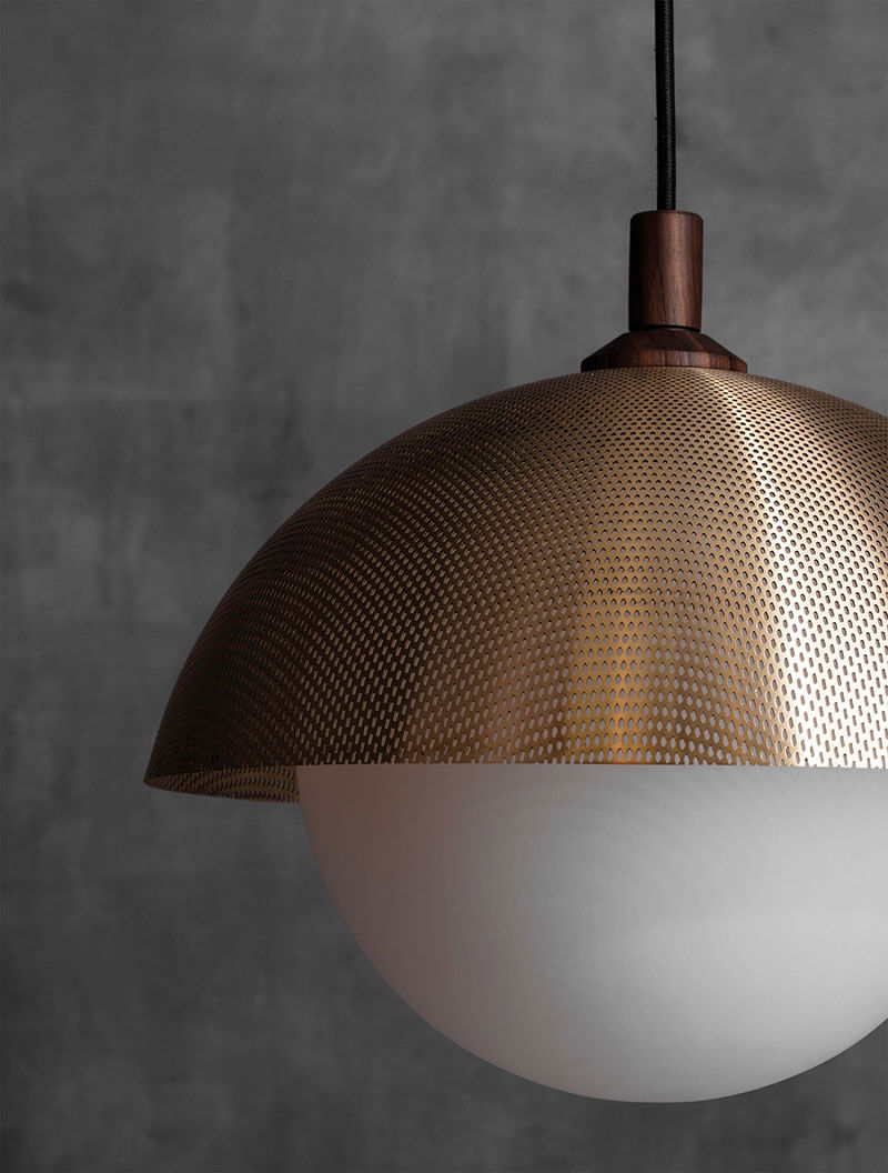 DOME PENDANT 14 PERFORATED par Allied Maker