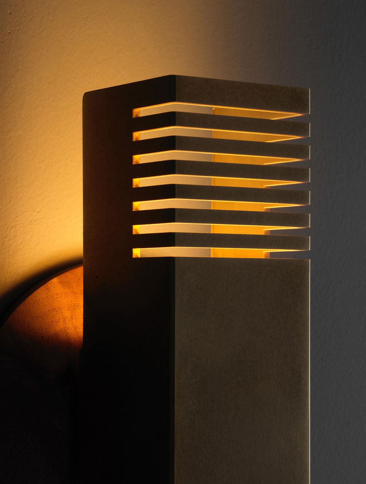 GROOVE SCONCE par Allied Maker