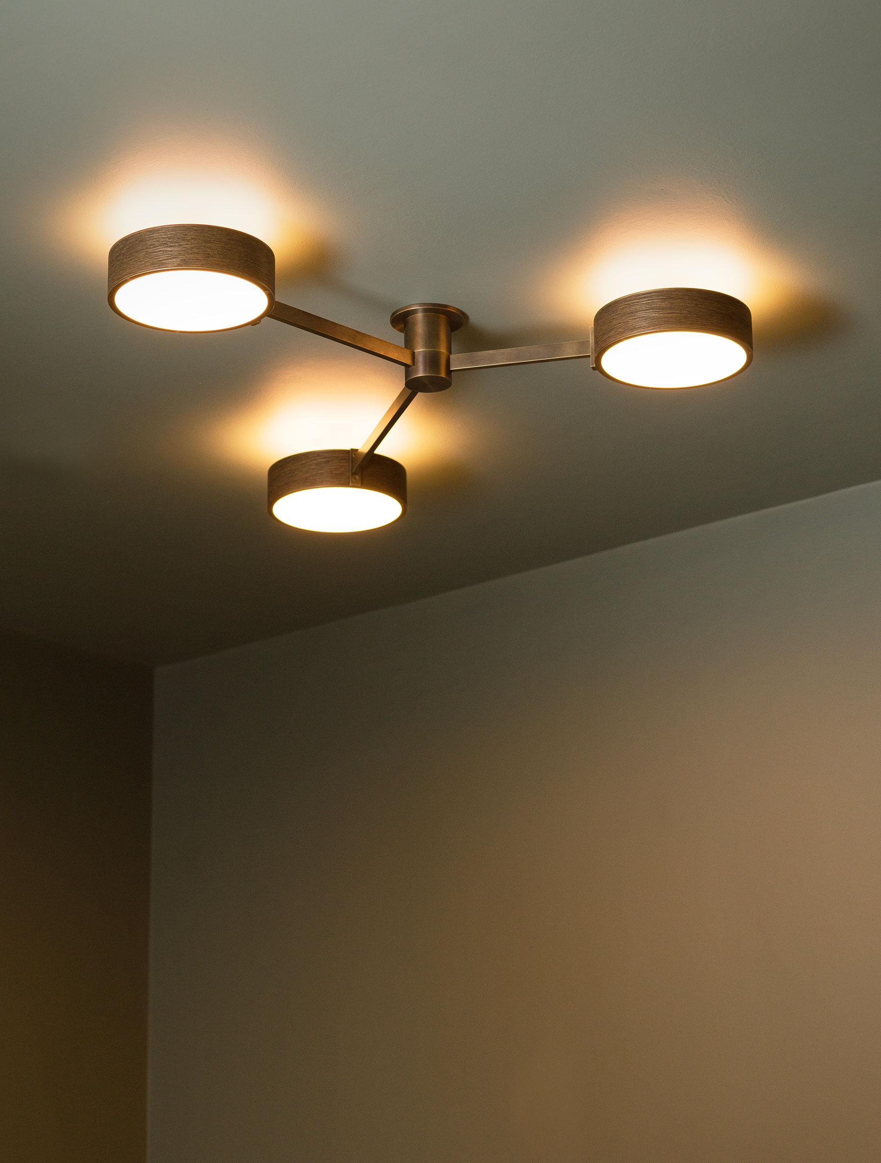 MONOSCOPE 3 FLUSH MOUNT par Allied Maker