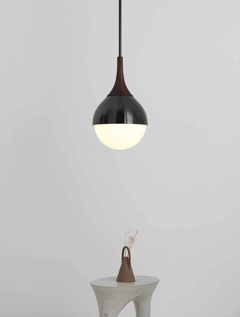 POISE PENDANT 11 par Allied Maker