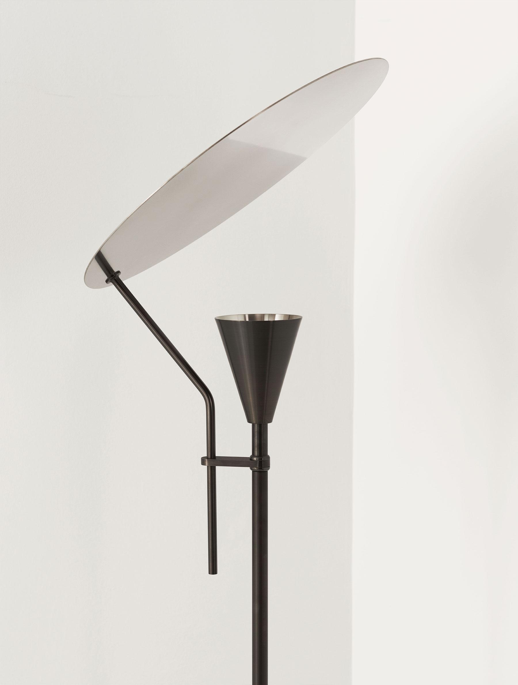SAIL FLOOR LAMP par Allied Maker