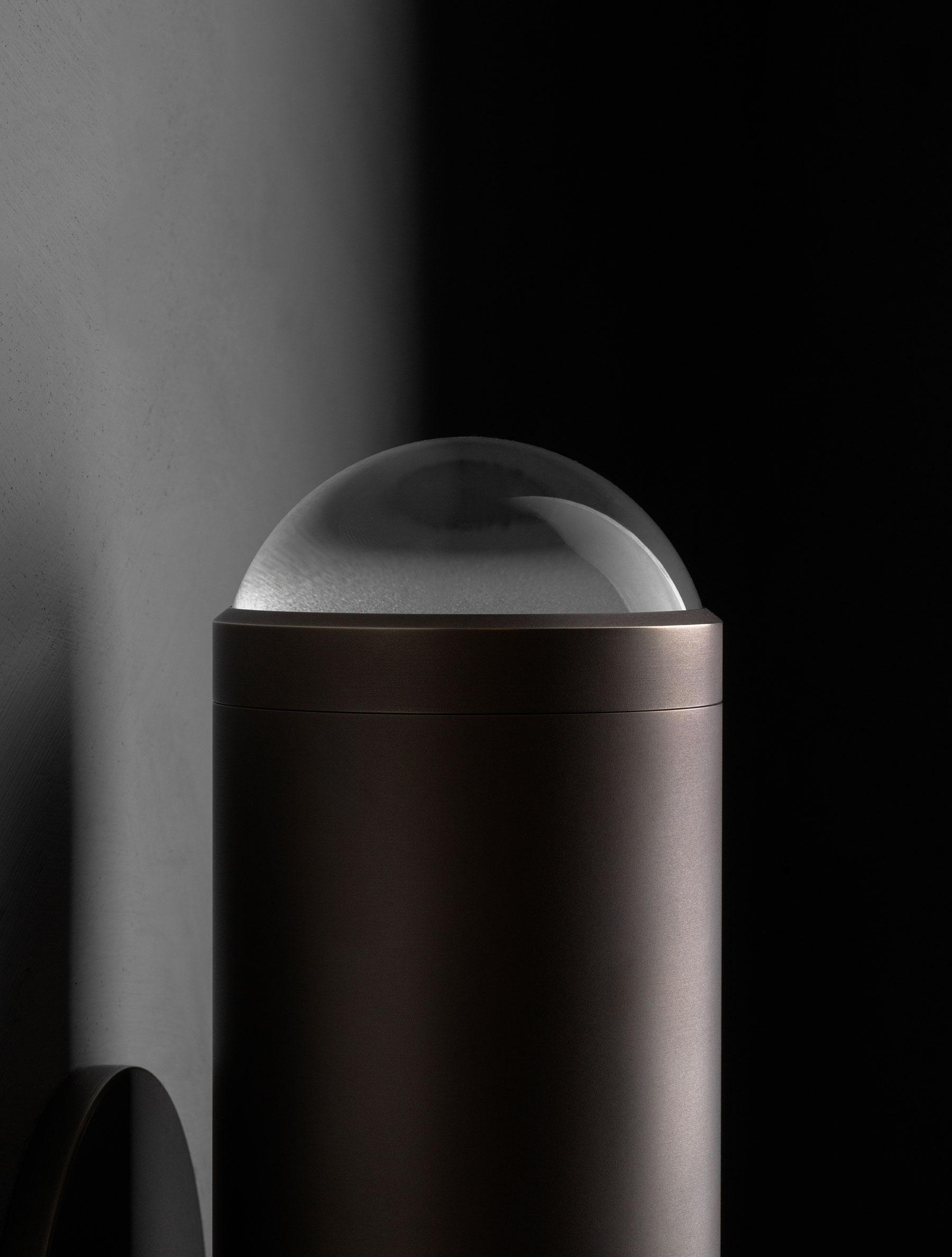 SUMMIT SCONCE par Allied Maker