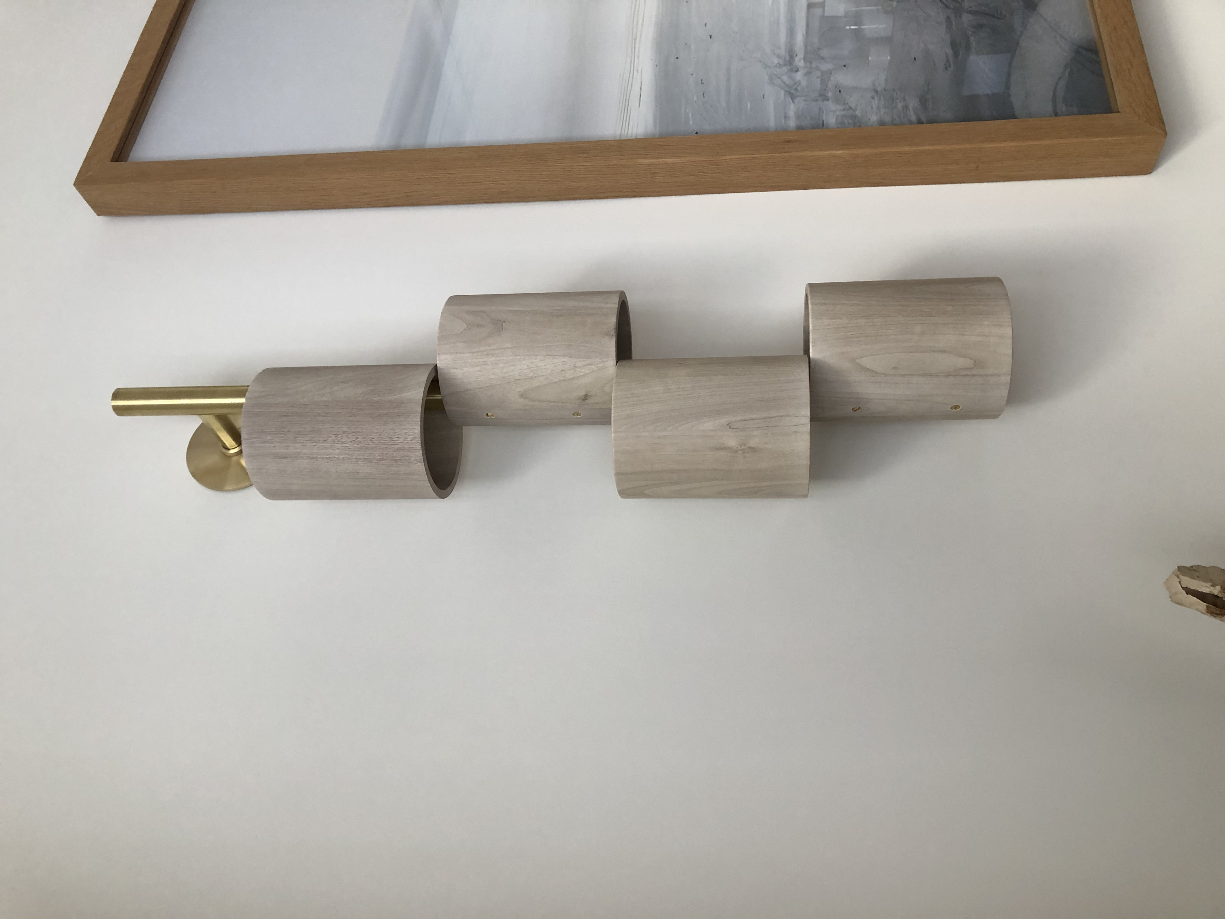 WOOD TOTEM SCONCE par Allied Maker