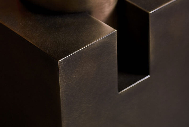 BLOCK SIDE TABLE par Anna Karlin