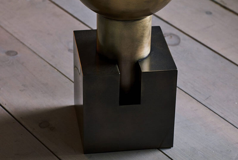 BLOCK SIDE TABLE par Anna Karlin