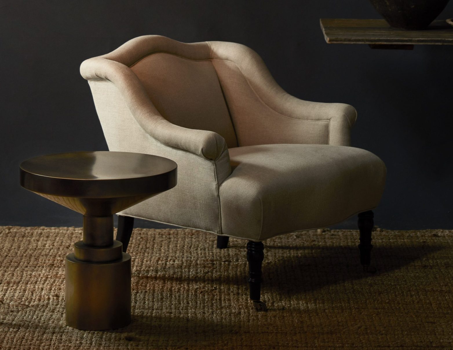 CHESS PIECE SIDE TABLE par Anna Karlin