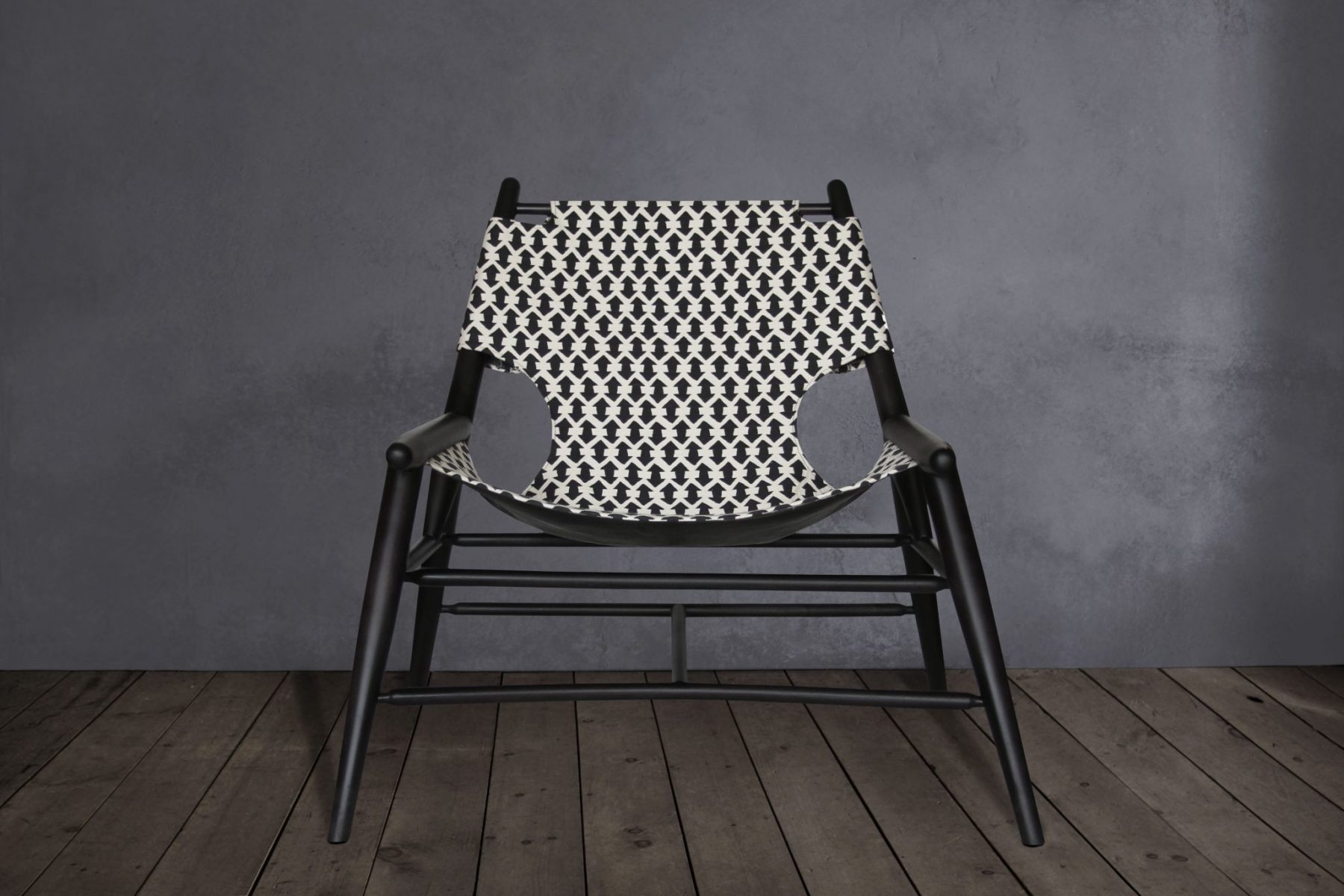 MILK SLING CHAIR par Anna Karlin