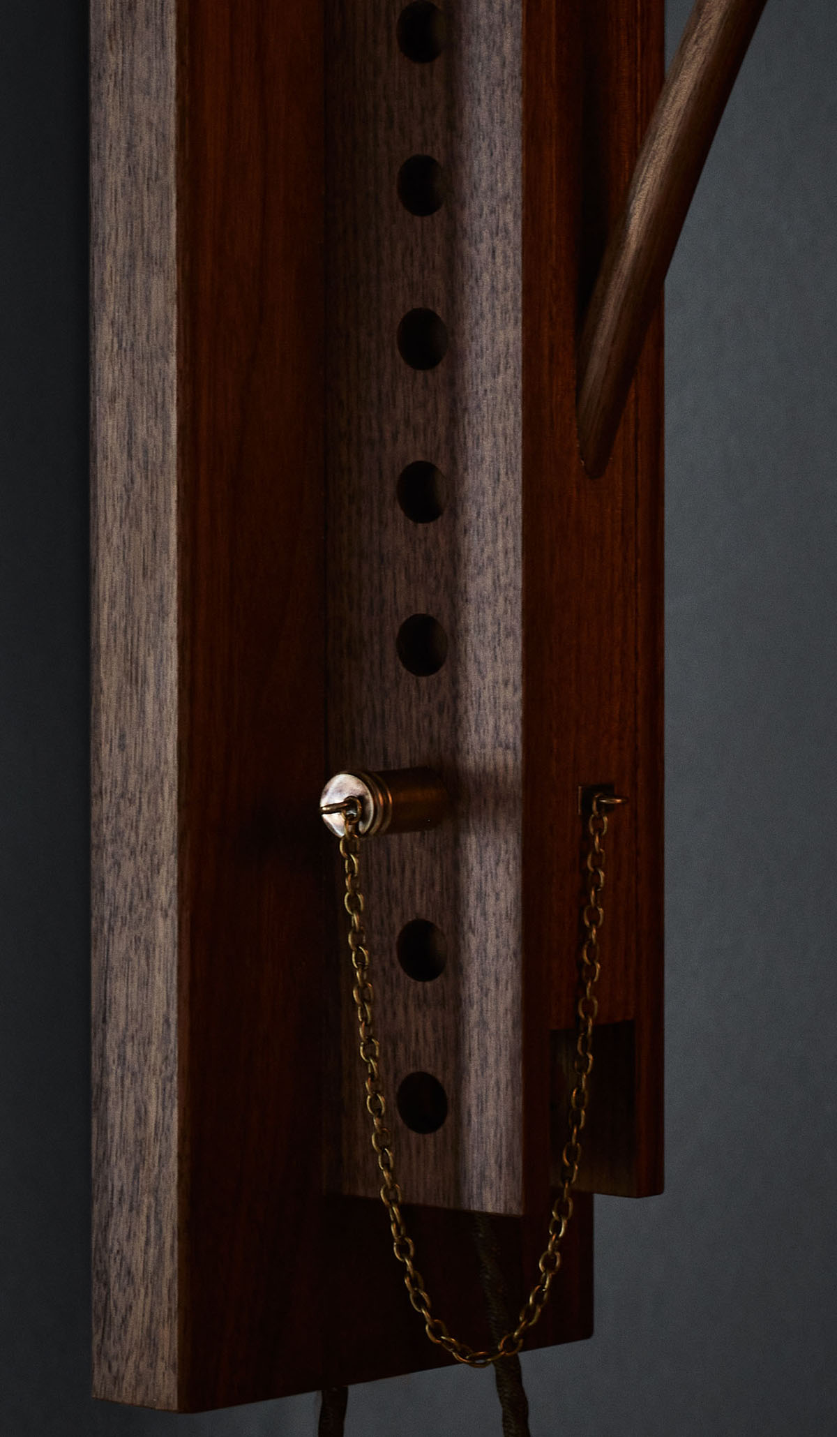 MULBERRY GLOBE SCONCE - LARGE par Anna Karlin