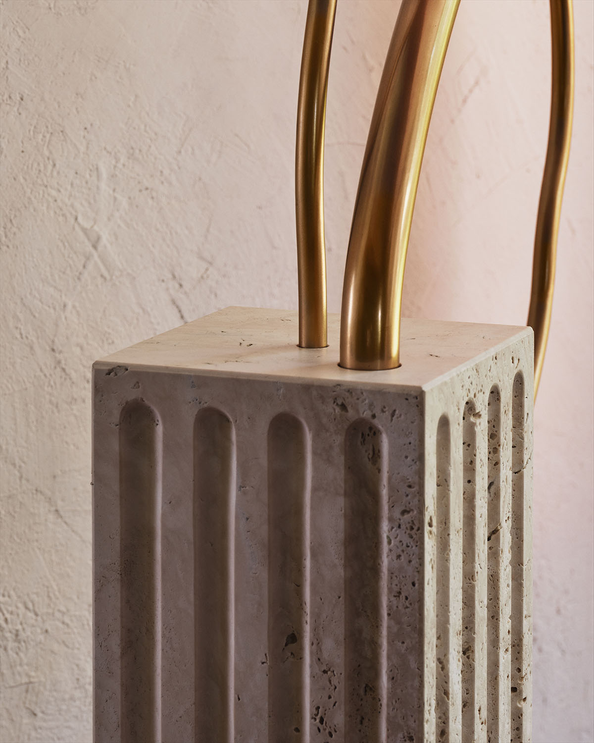 PLINTH 01 par Anna Karlin