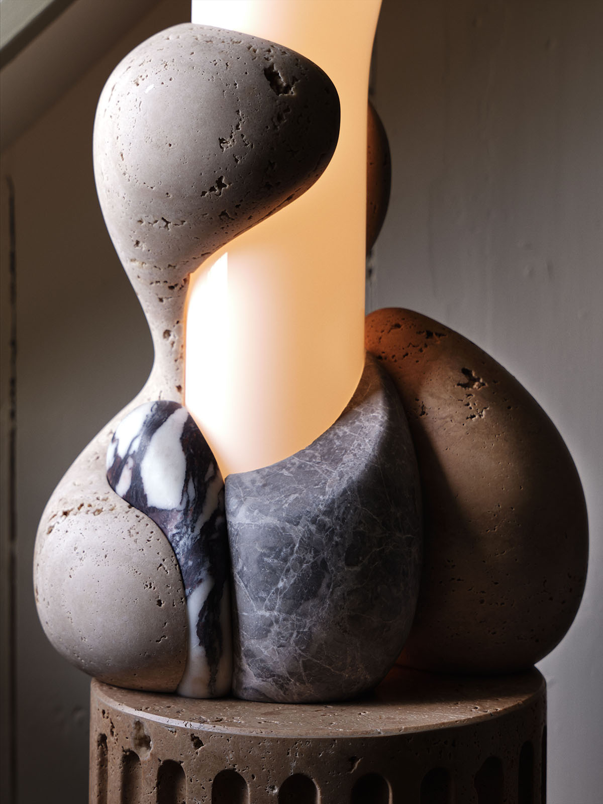 PLINTH 02 par Anna Karlin