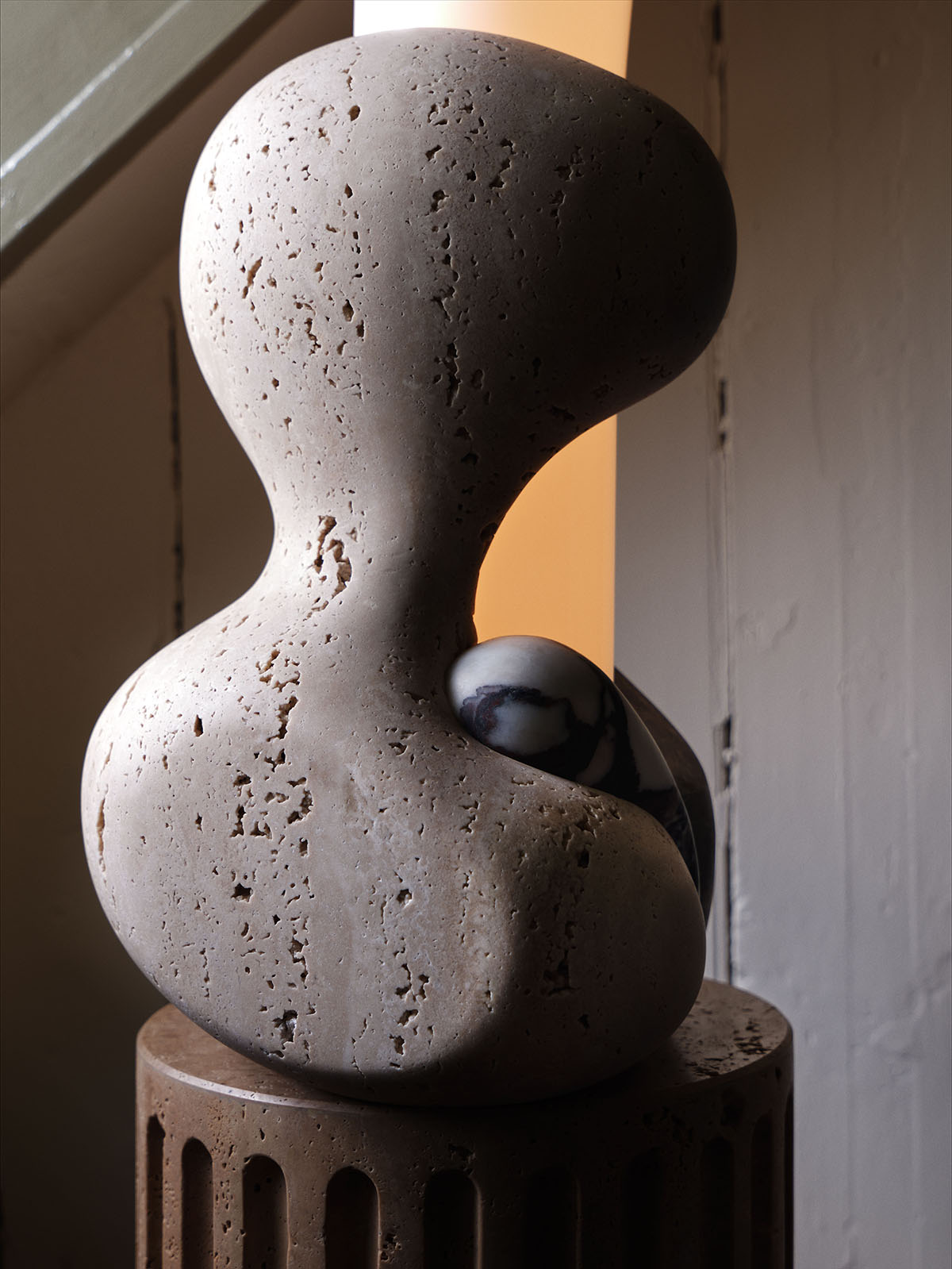 PLINTH 02 par Anna Karlin