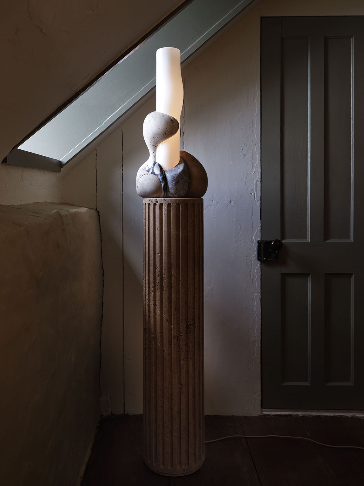 PLINTH 02 par Anna Karlin