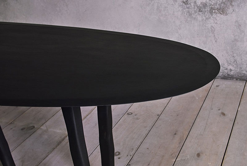 W TABLE par Anna Karlin