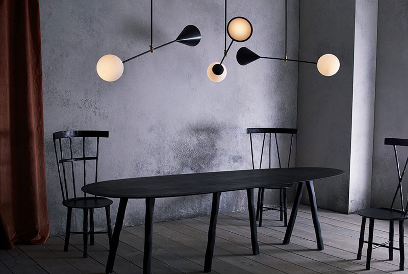 W TABLE par Anna Karlin