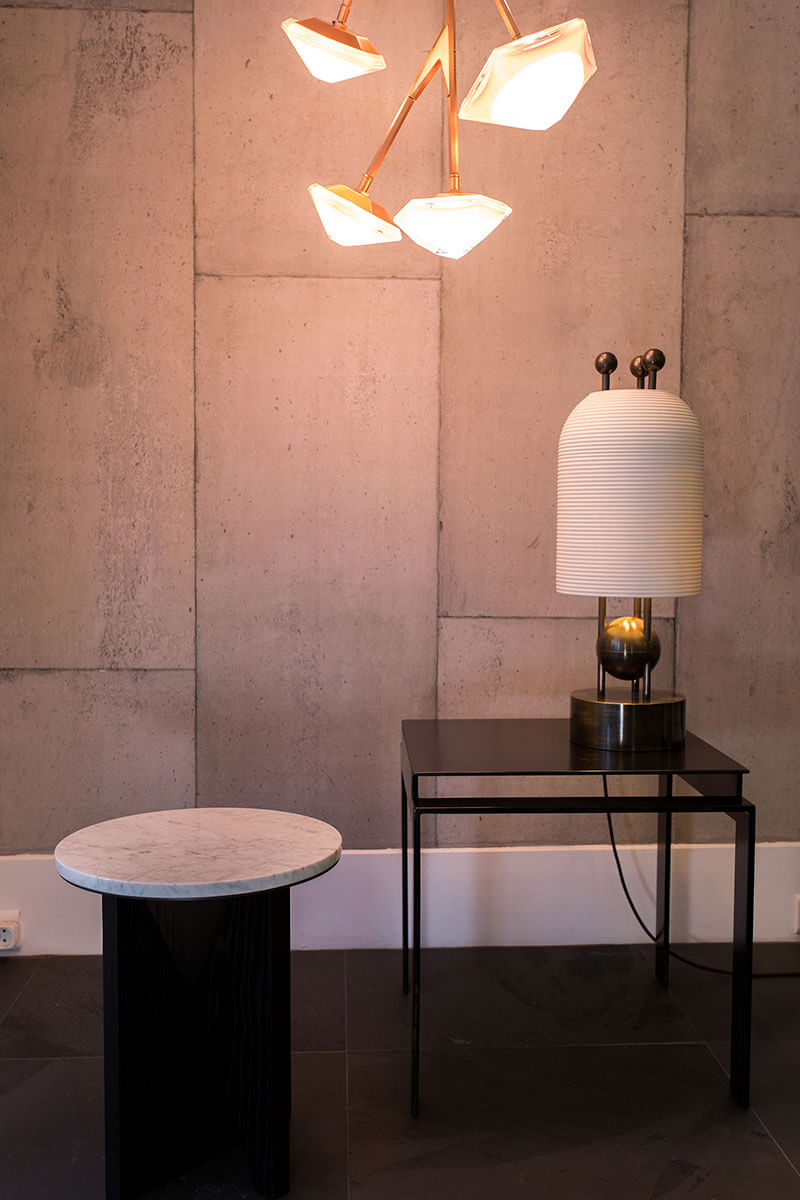 LANTERN TABLE LAMP par Apparatus