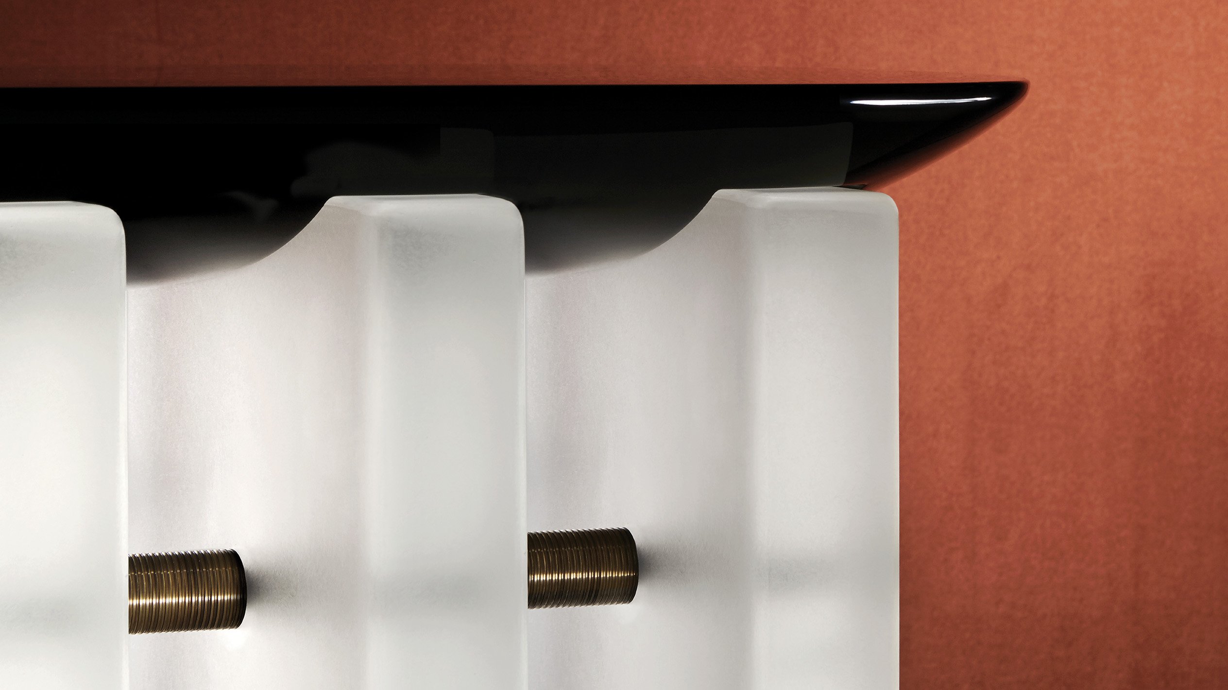 SEGMENT : SIDE TABLE par Apparatus