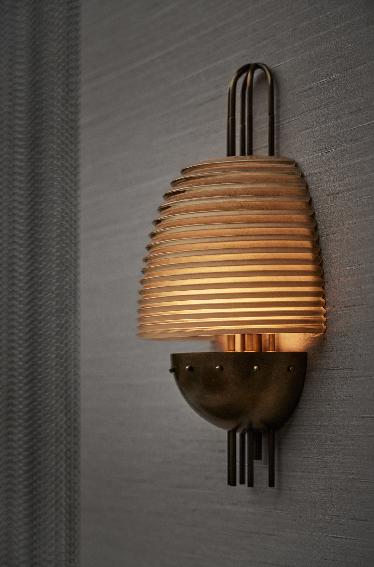 SIGNAL X SCONCE par Apparatus