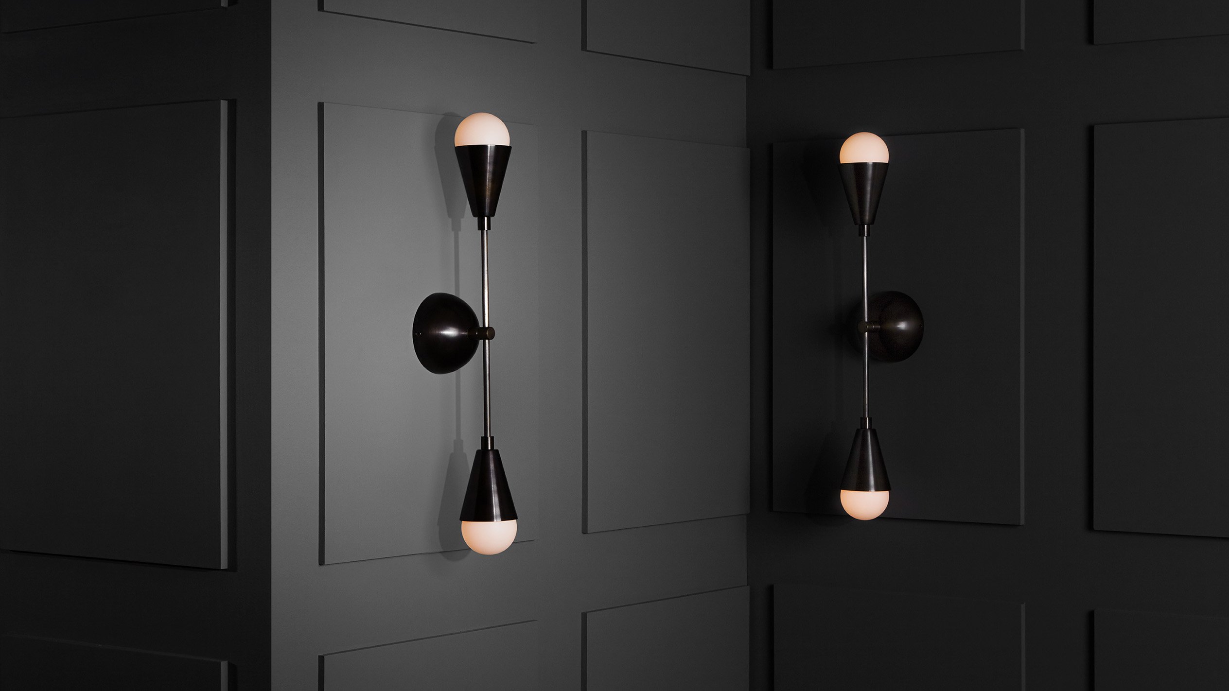 TRIAD 2 SCONCE par Apparatus