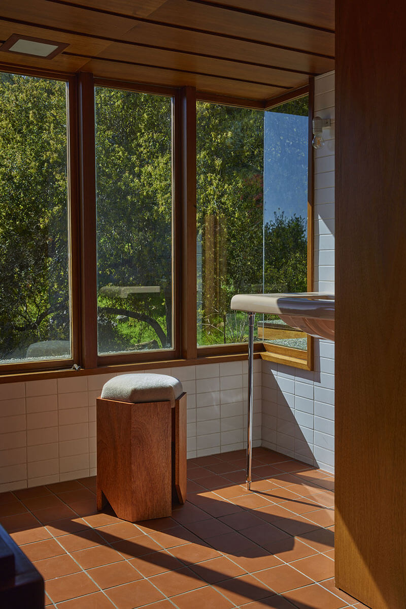CHATEAU STOOL par Atelier de Troupe