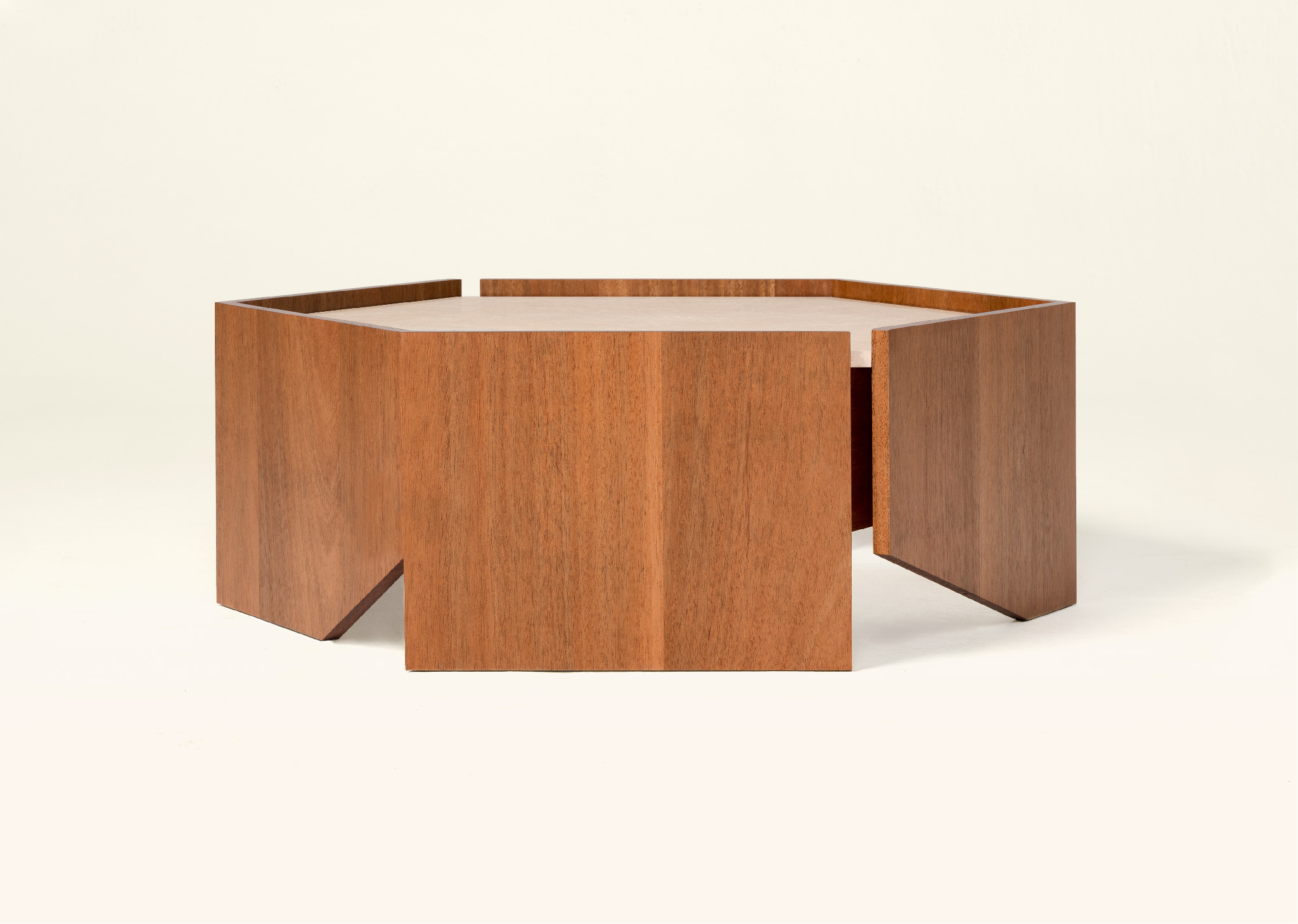 CHATEAU TABLES par Atelier de Troupe