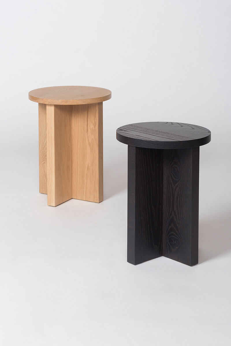 CHENE SIDE TABLE par Atelier de Troupe