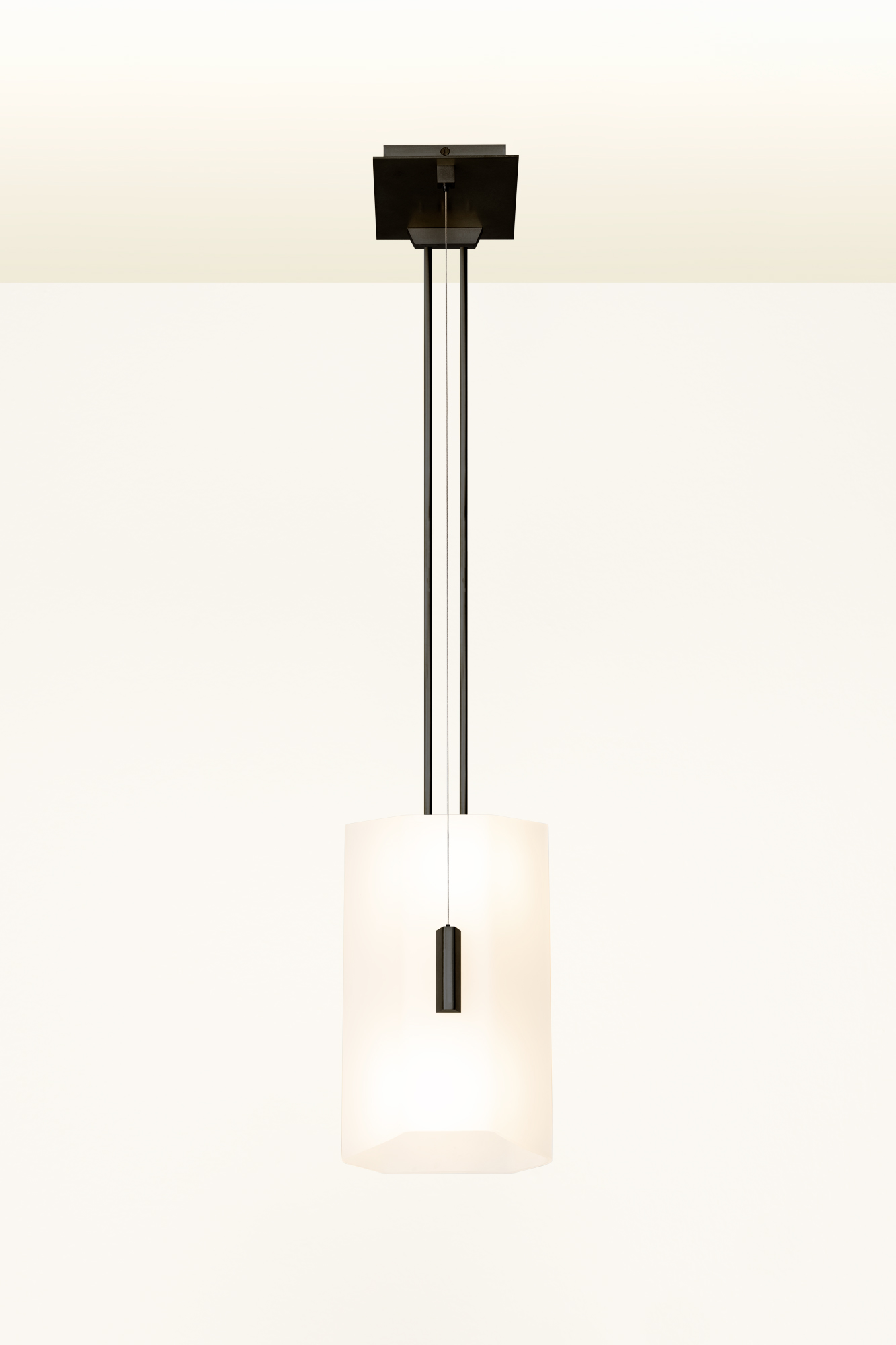 CLOCHE SINGLE PENDANT par Atelier de Troupe