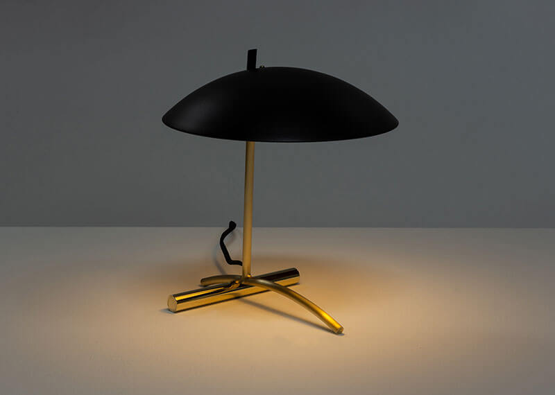 DE TABLE LAMP par Atelier de Troupe