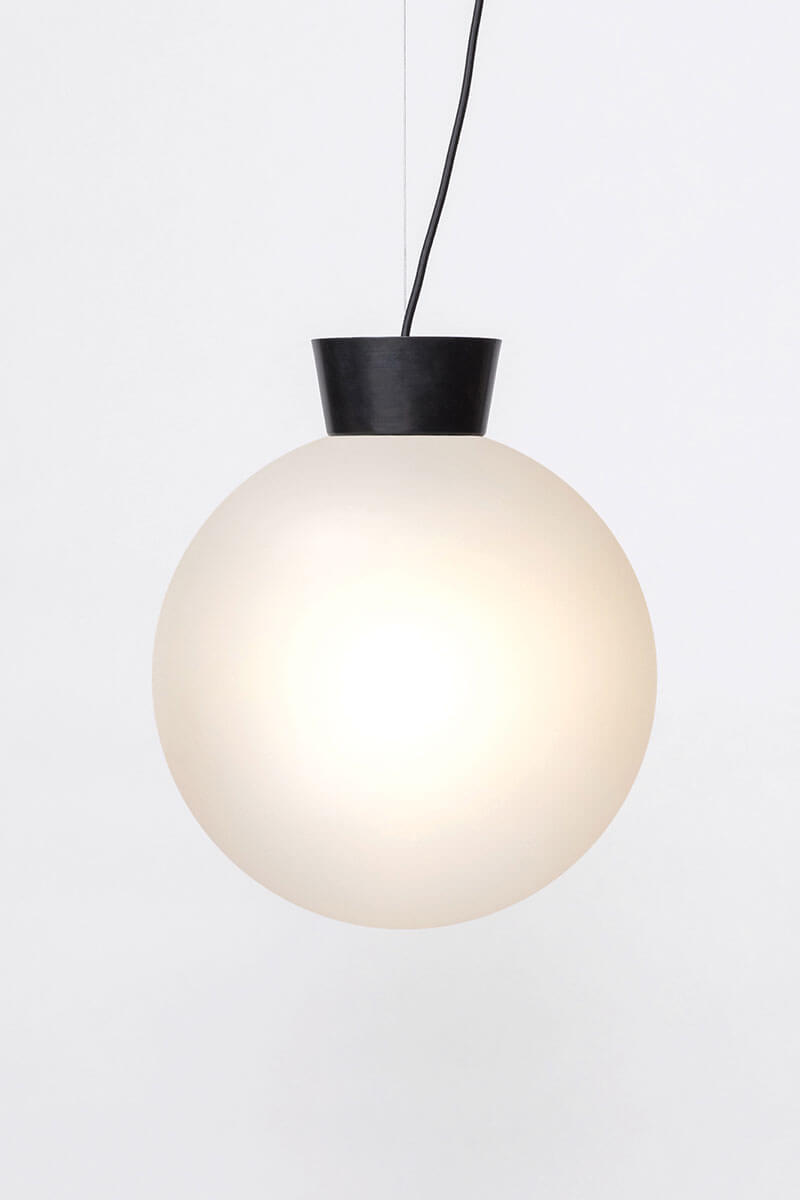 PASTILLE ROUND PENDANT par Atelier de Troupe