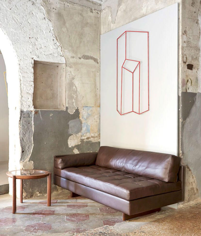 ASYMMETRIC SOFA par BassamFellows