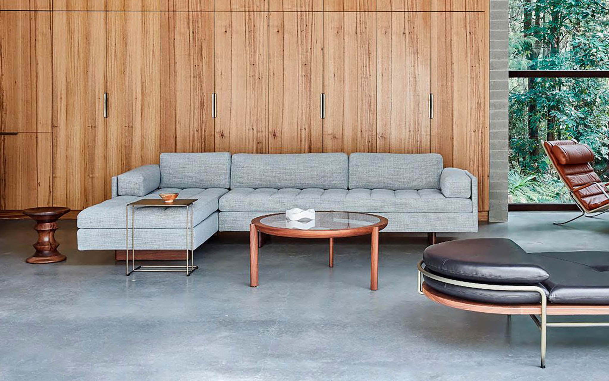 ASYMMETRIC SOFA par BassamFellows