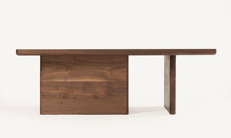ASYMMETRIC TABLE par BassamFellows