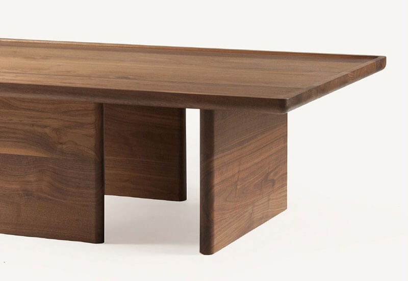 ASYMMETRIC TABLE par BassamFellows