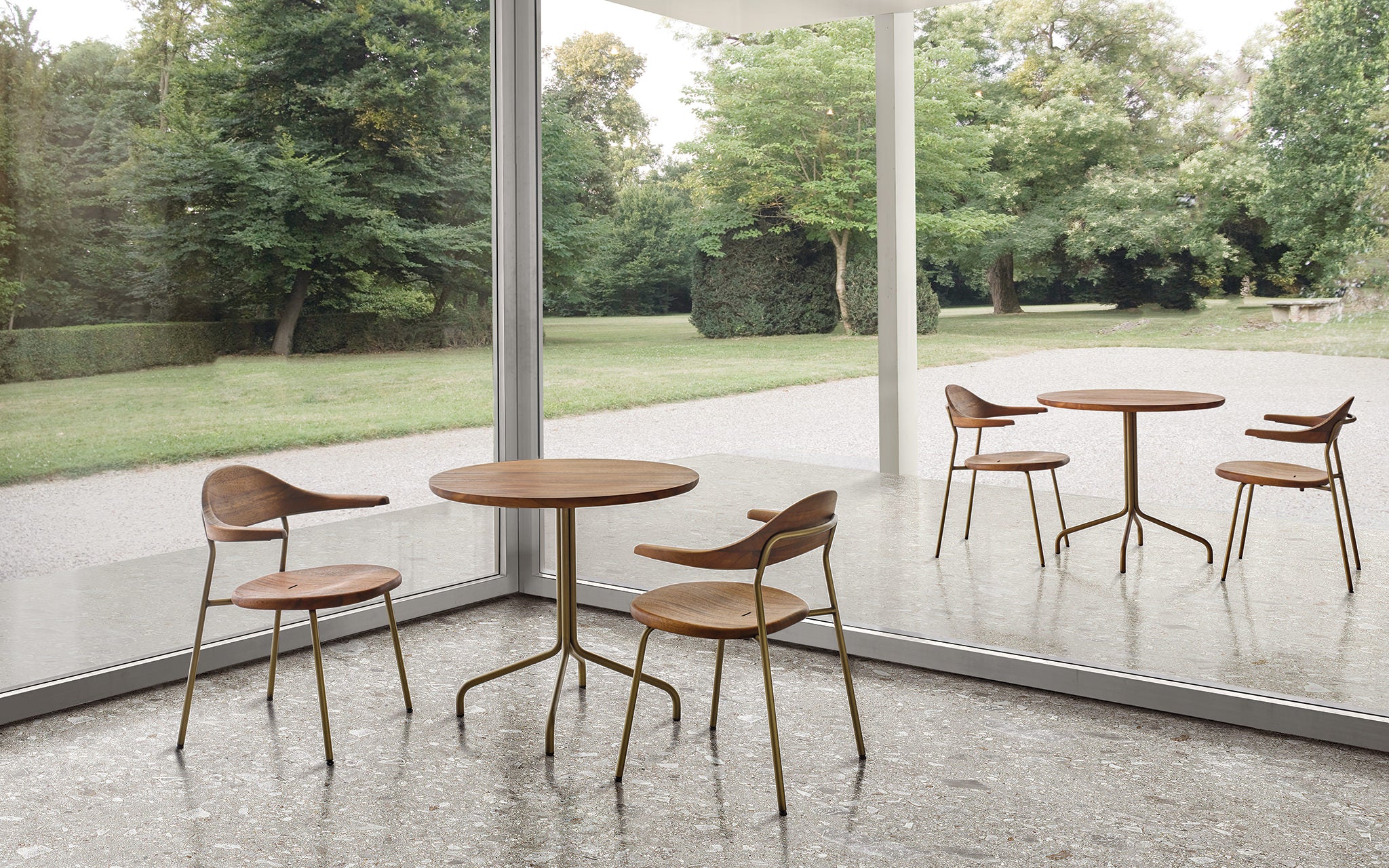 BICORN CHAIR par BassamFellows