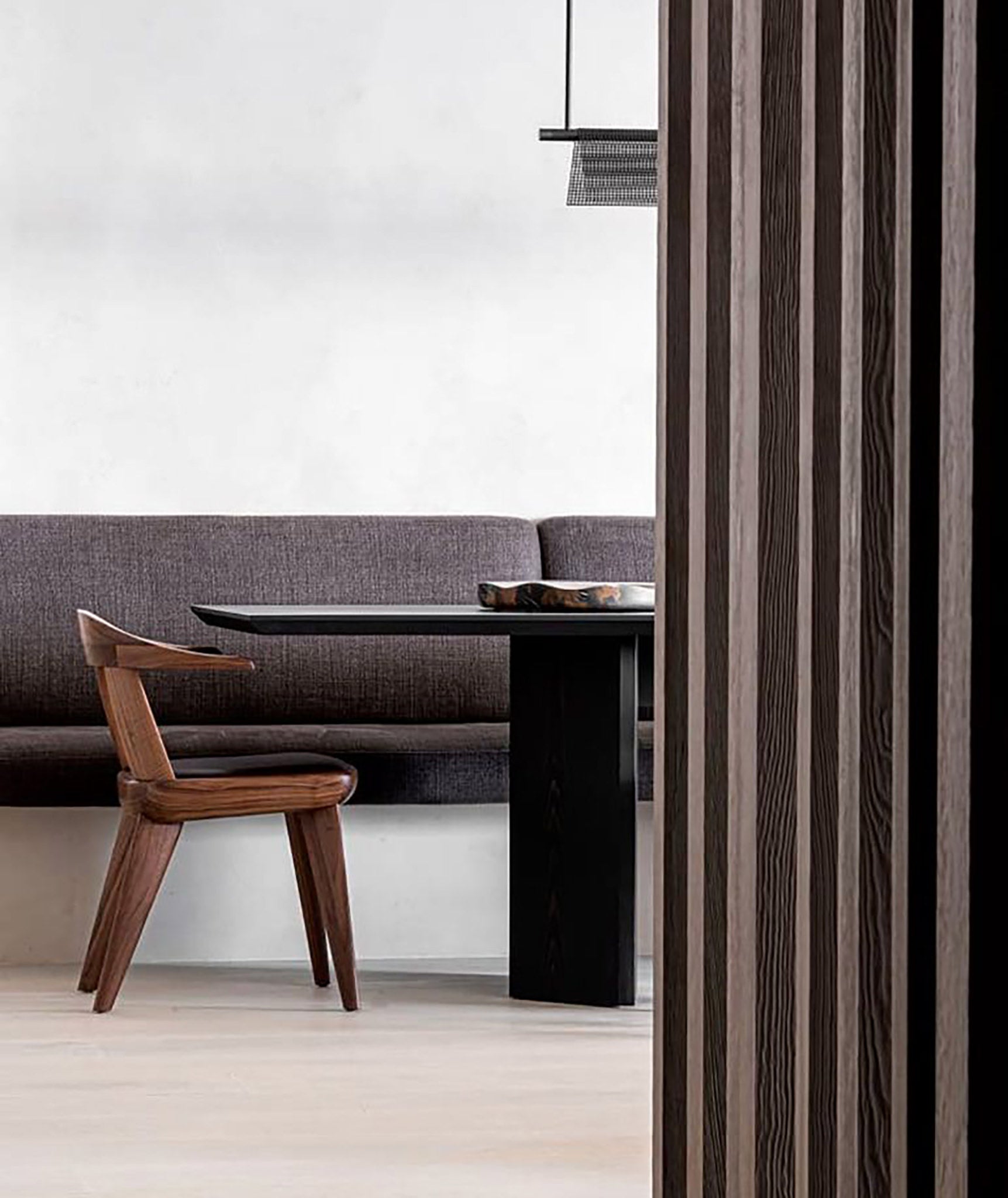 BRUTUS CHAIR par BassamFellows