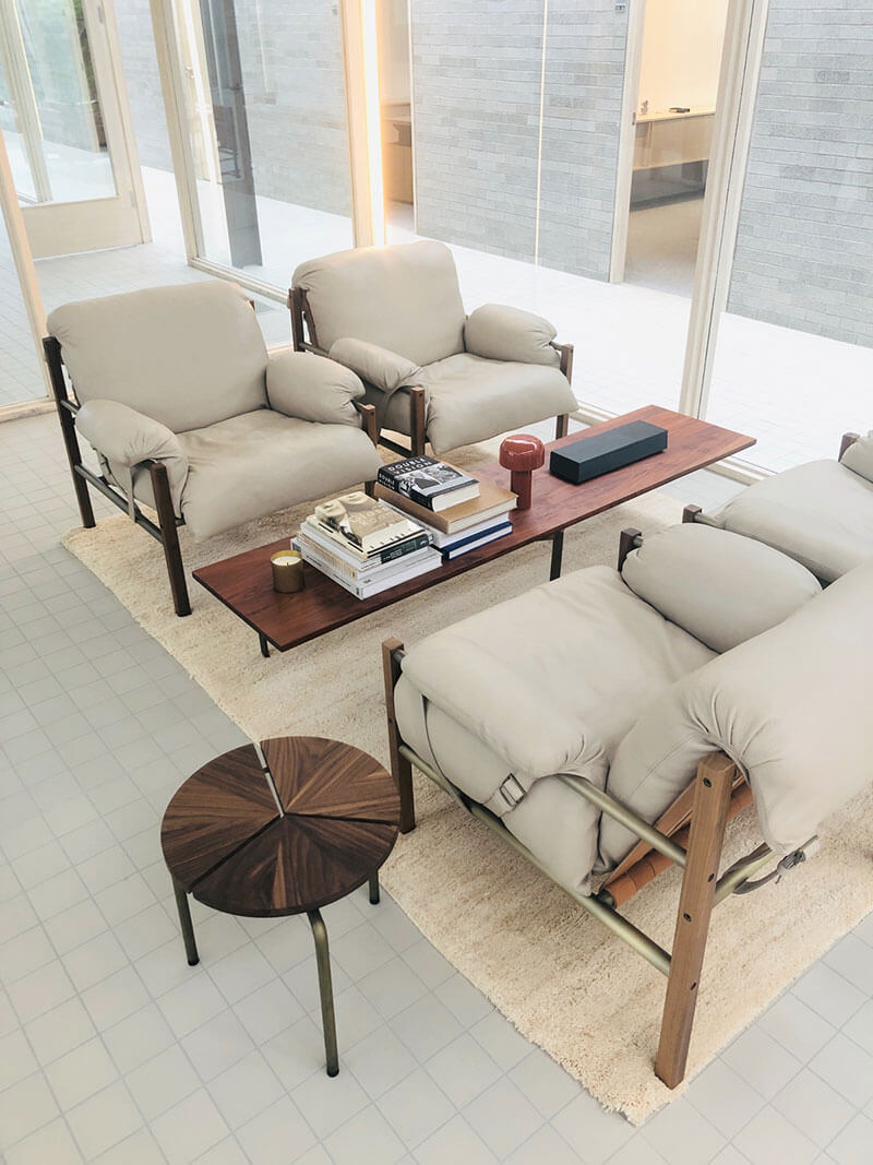CIRCULAR COFFEE TABLE par BassamFellows