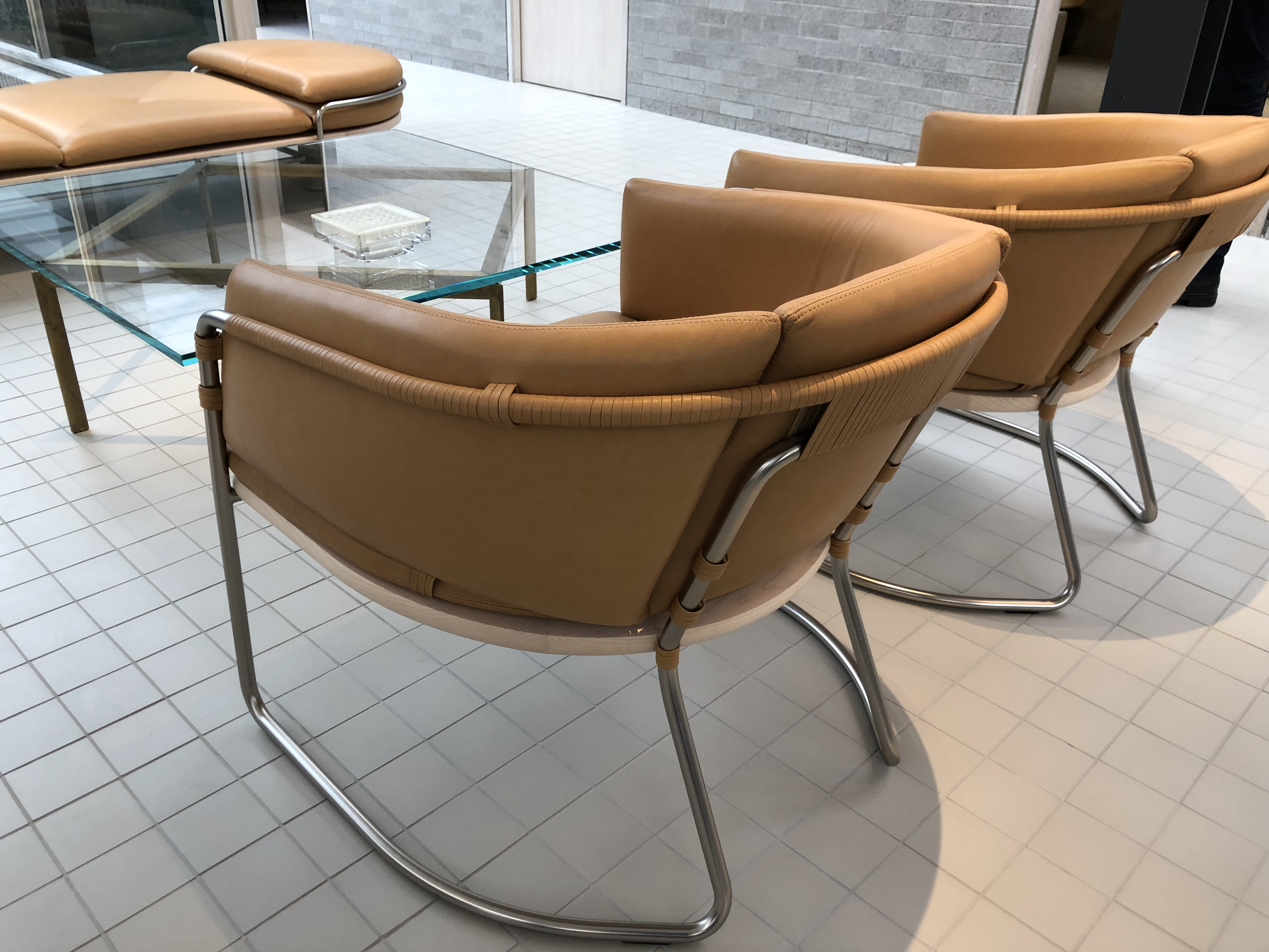 GEOMETRIC LOUNGE CHAIR par BassamFellows