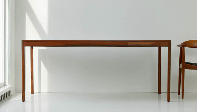 LEATHER DESK par BassamFellows