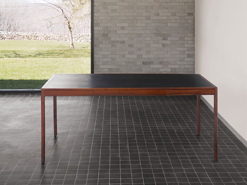 LEATHER DESK par BassamFellows