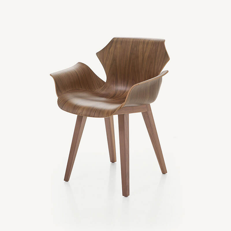 PETAL ARMCHAIR par BassamFellows