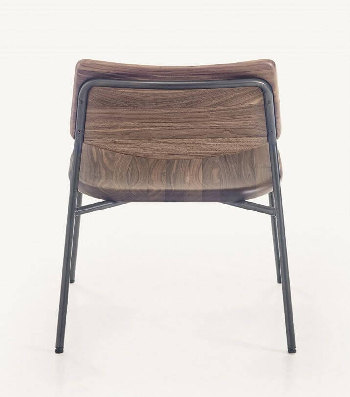 PIPE LOUNGE CHAIR par BassamFellows