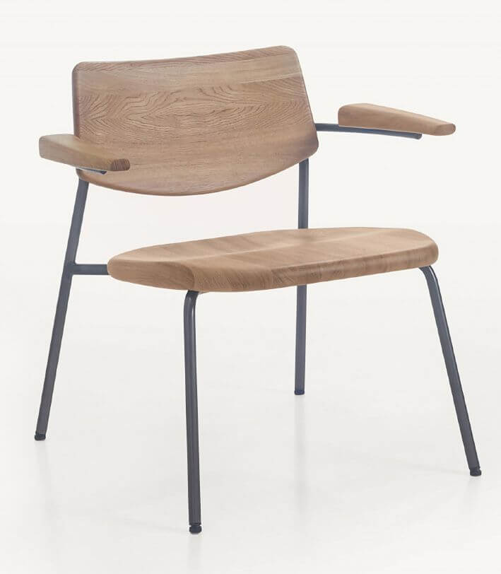 PIPE LOUNGE CHAIR par BassamFellows